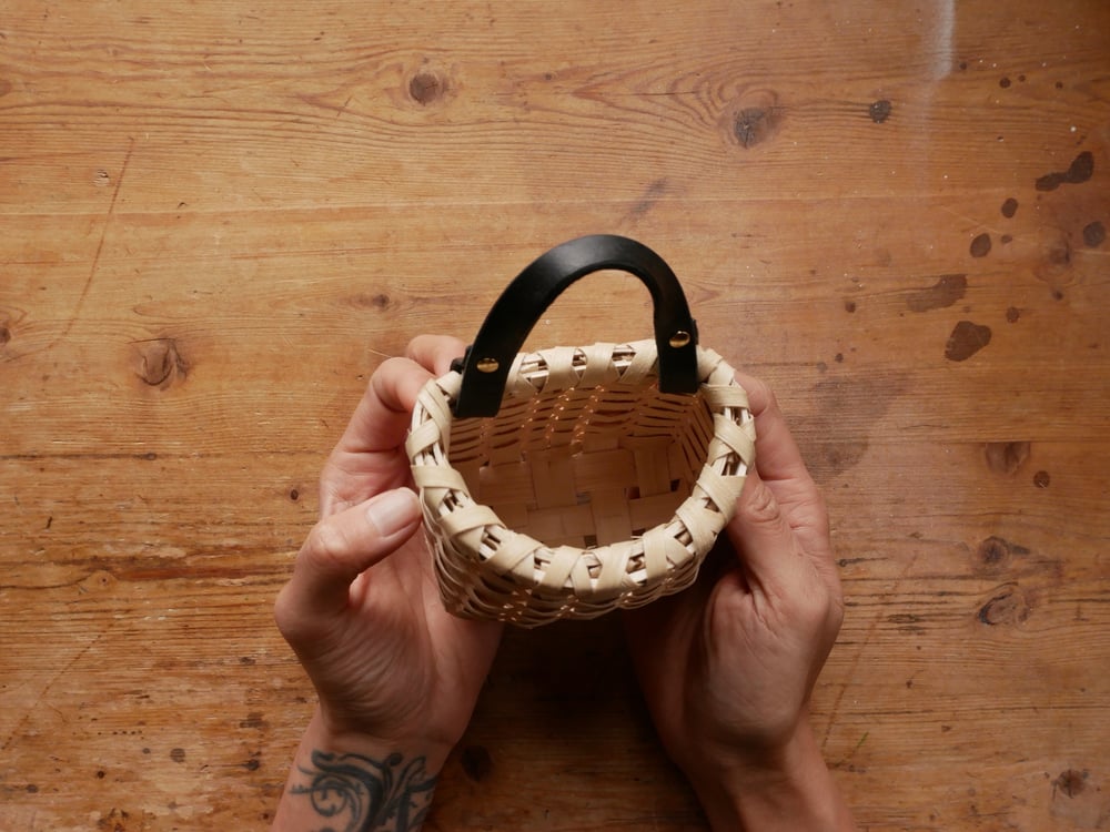 Image of MINI WALL BASKET WITH BLACK TAN LEATHER NO.1