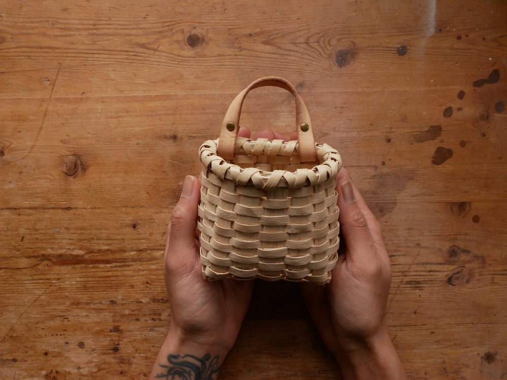 Image of MINI WALL BASKET WITH NATURAL TAN LEATHER NO.4