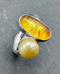 Amber and pearl ring 