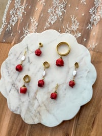 Image 2 of Pearl Forever Roses (Gold)