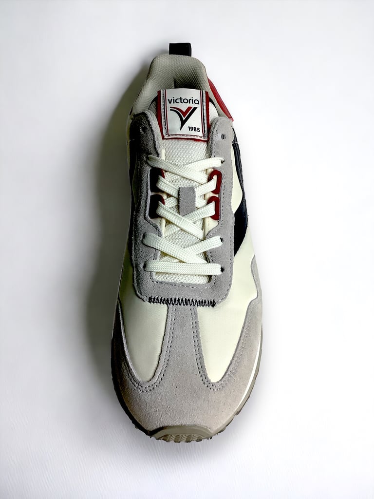 Victoria 1985 running sneaker white red black Image 3