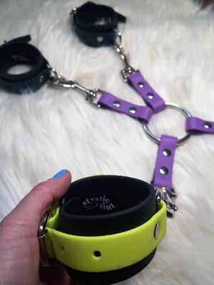 Image of Hogtie Clip