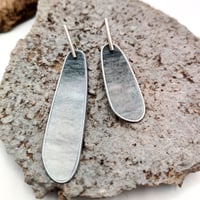 Image 2 of NEBBIA - FLAT ASYMMETRICAL EARRINGS