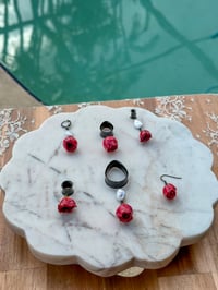 Image 2 of Forever Roses (Black)