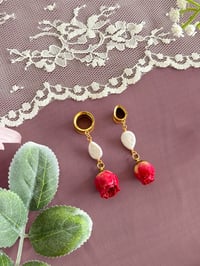 Image 1 of Pearl Forever Roses (Gold)
