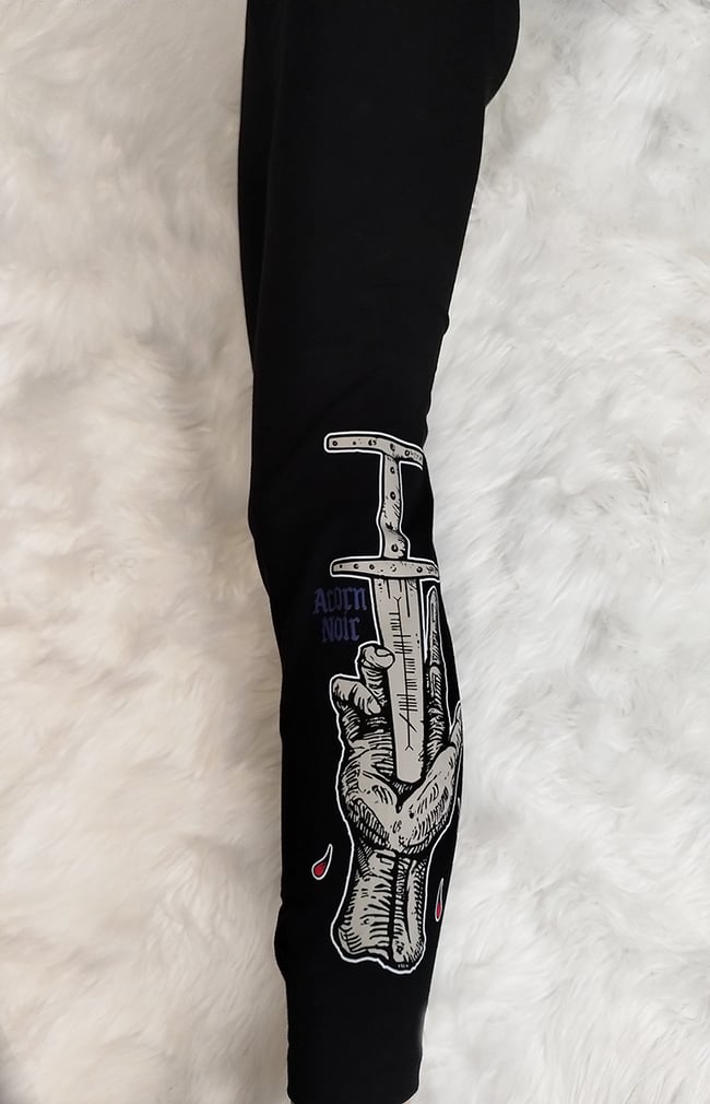 DAGGER HAND LEGGINGS