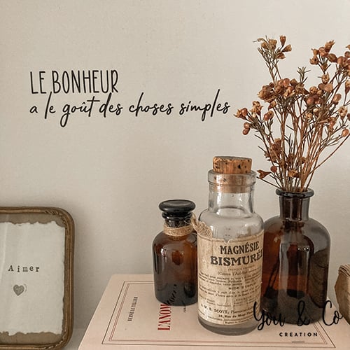 Image of Sticker "LE BONHEUR a le goût des choses simples"