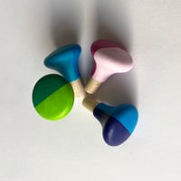 Image 2 of Möbelknöpfe aus Buchenholz - zweifärbig