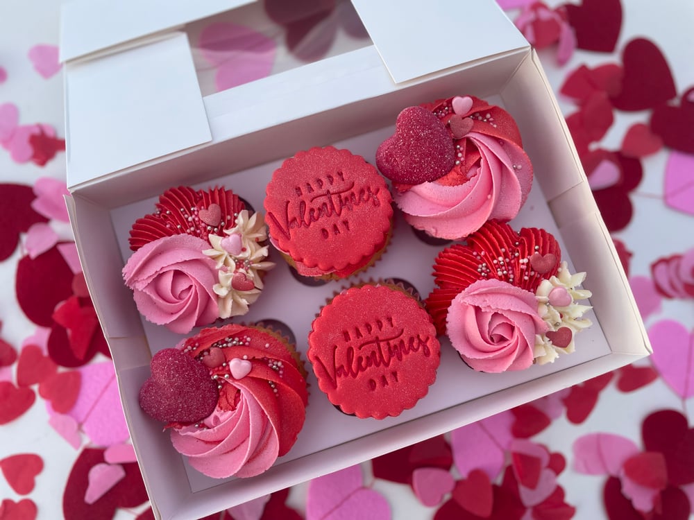 Image of 6 Valentines Cupcakes 