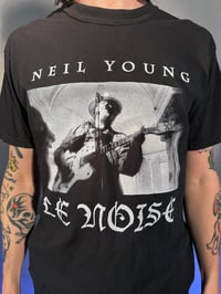 Neil, "Le Noise"