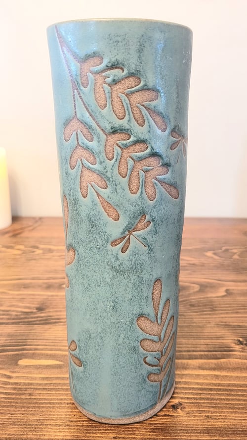 Image of LARGE HAND-BUILT DRAGONFLY VASE IN LEVI