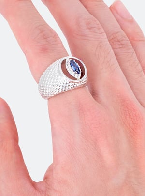 Image of MIDNIGHT FACTORY - Cat-Eye Cutout Cocktail Signet Ring (Blue)