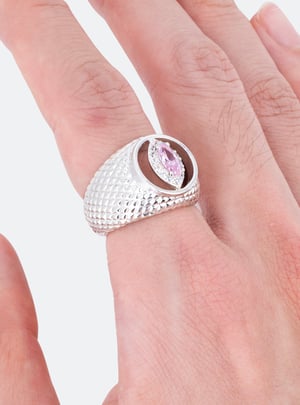 Image of MIDNIGHT FACTORY - Cat-Eye Cutout Cocktail Signet Ring (Pink)
