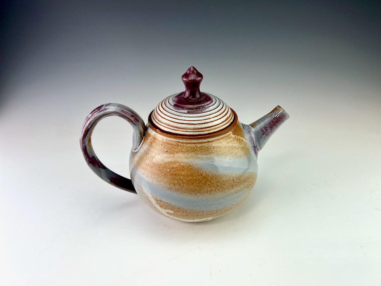 Image of Teapot (WBSM/JP) with textured lid