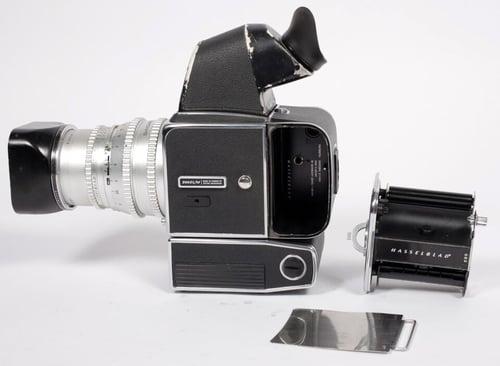 Image of Hasselblad 500EL/M camera w/ Sonnar 150mm F4 lens + A12 Back + NC2 prism finder