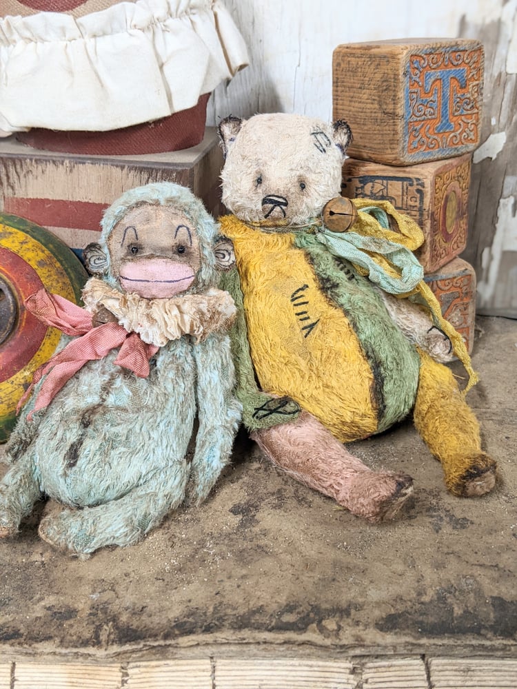 Image of SCRAPS a 7"  Vintage style Mint Green/Pink/Gold & Cream fat grizzly bear  whendi's bears.