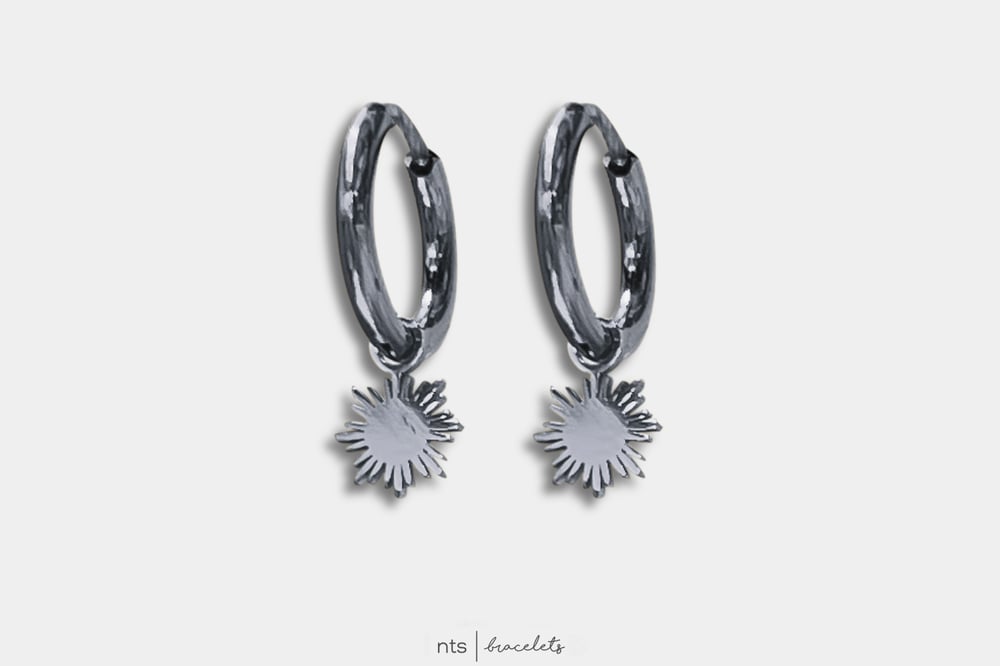 Image of SILVER FILIPINA MINI ARRAW HUGGY EARRINGS (Silver)
