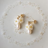 Image 1 of White MOP Mini Flower CZ Earrings | Noémi