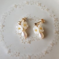 Image 2 of White MOP Mini Flower CZ Earrings | Noémi