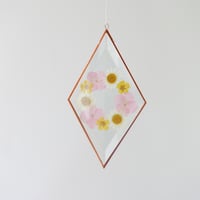 Image 2 of Pressed Flower Suncatcher Daisy Wreath
