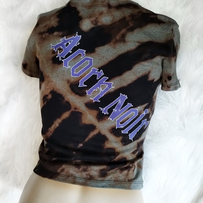 safe travels skull cropped ladies tee