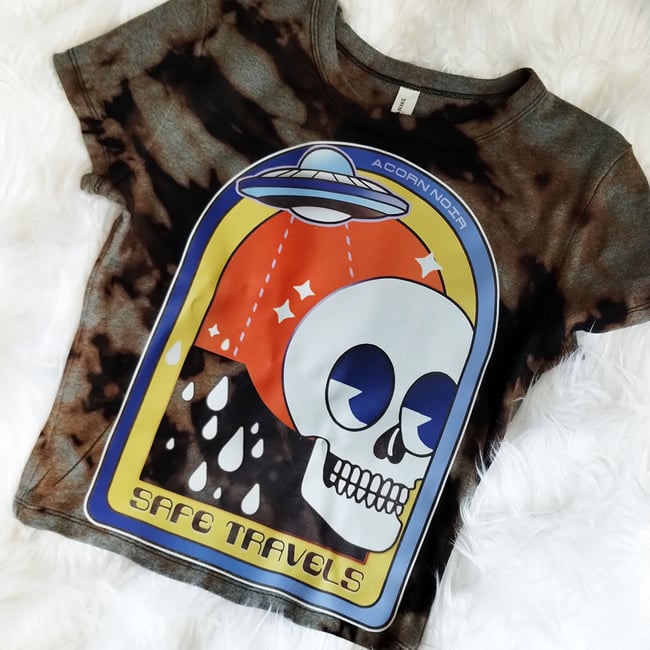 safe travels skull cropped ladies tee