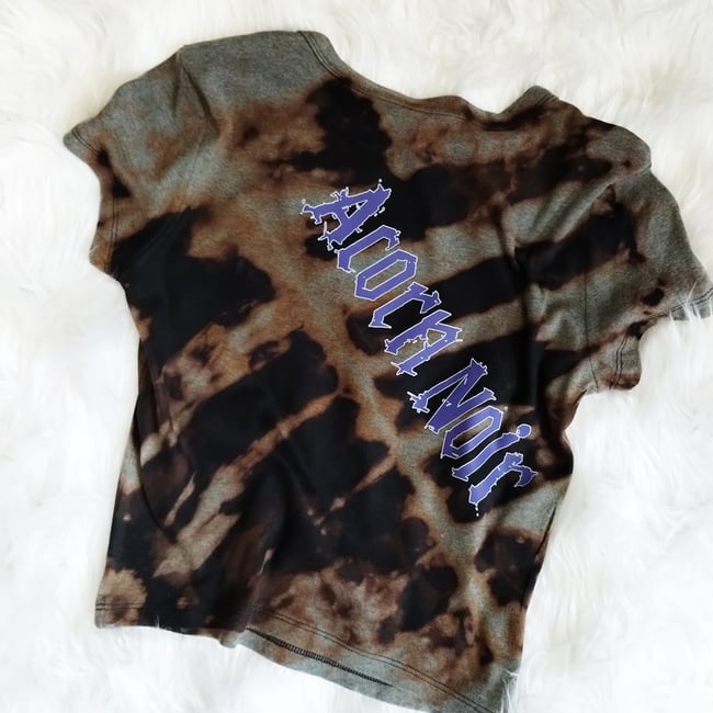 safe travels skull cropped ladies tee