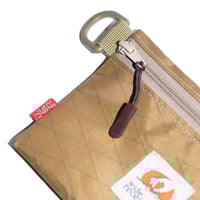 Image 5 of The Hingwae 2.5 Pouch - Coyote Brown/Red