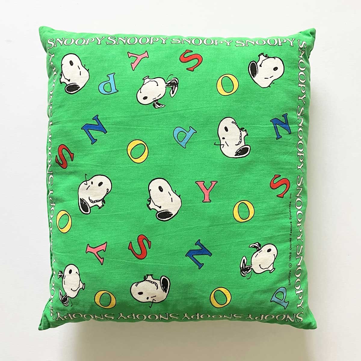 Image of Coussin Snoopy vert années 80