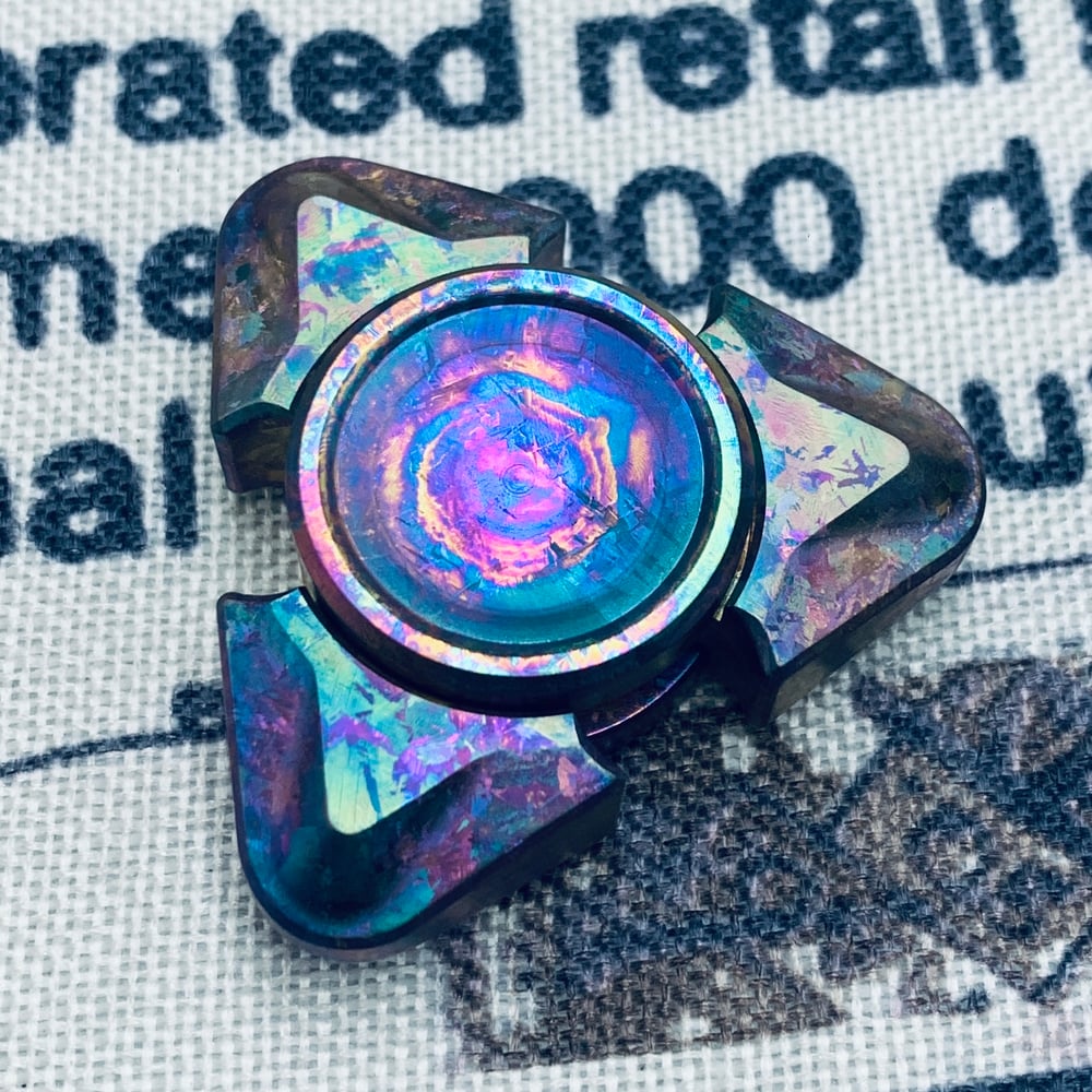 Vader Spinner in Etched&Flamed Crystallized Ti