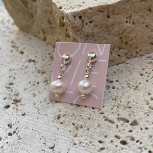 Image of PETITE PEARL STUDS 2.0