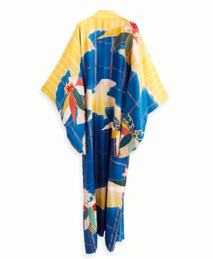 Image of Petroleumsblå silke kimono (dame) med astas blomster med broderier