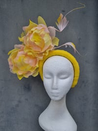 Image 2 of 'Scarlette' in lemon and soft pink