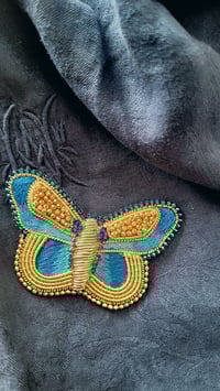 Image 4 of Broche broderie d'or PAPILLON BLEU