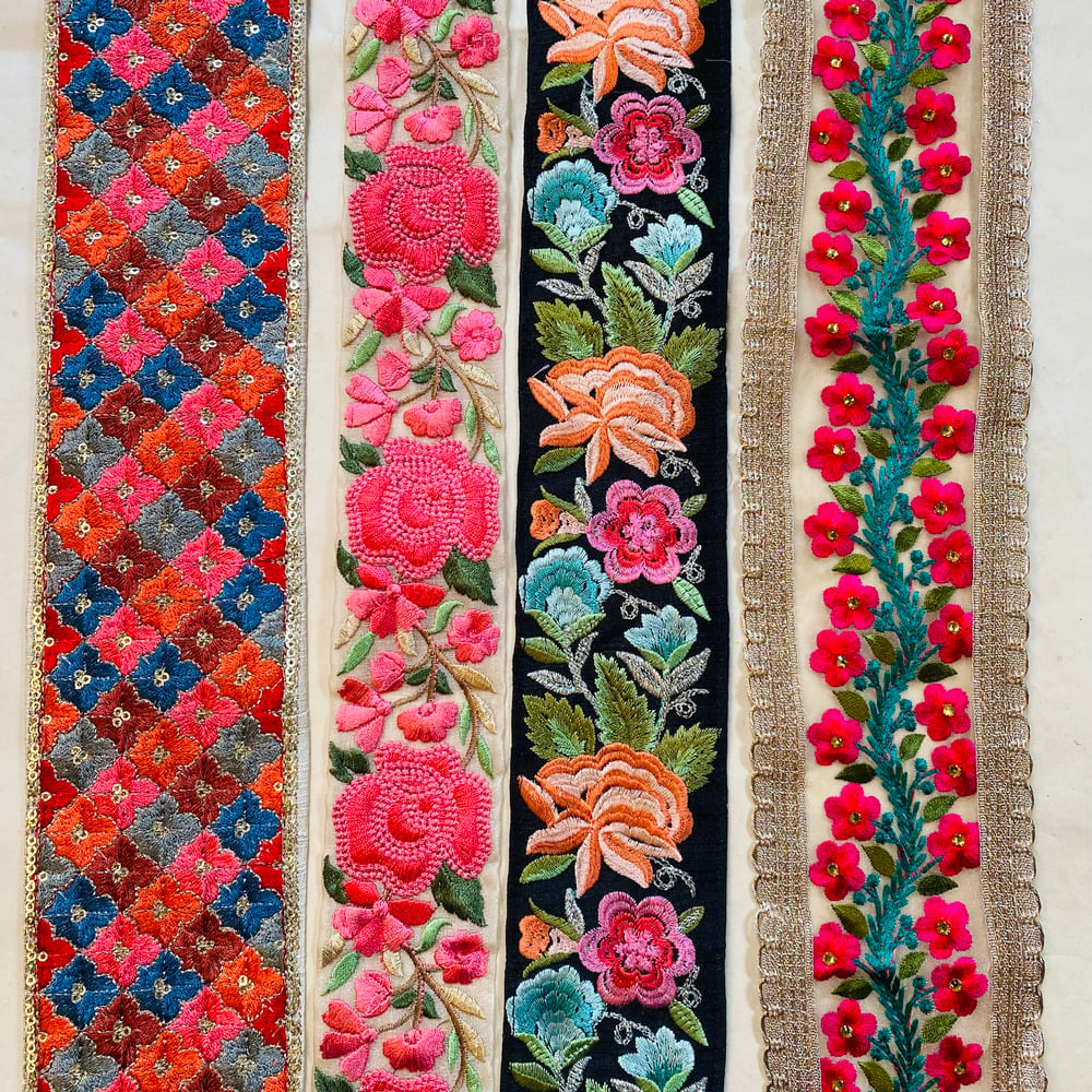 Image of EMBROIDERED RIBBON PAGE B24-B27