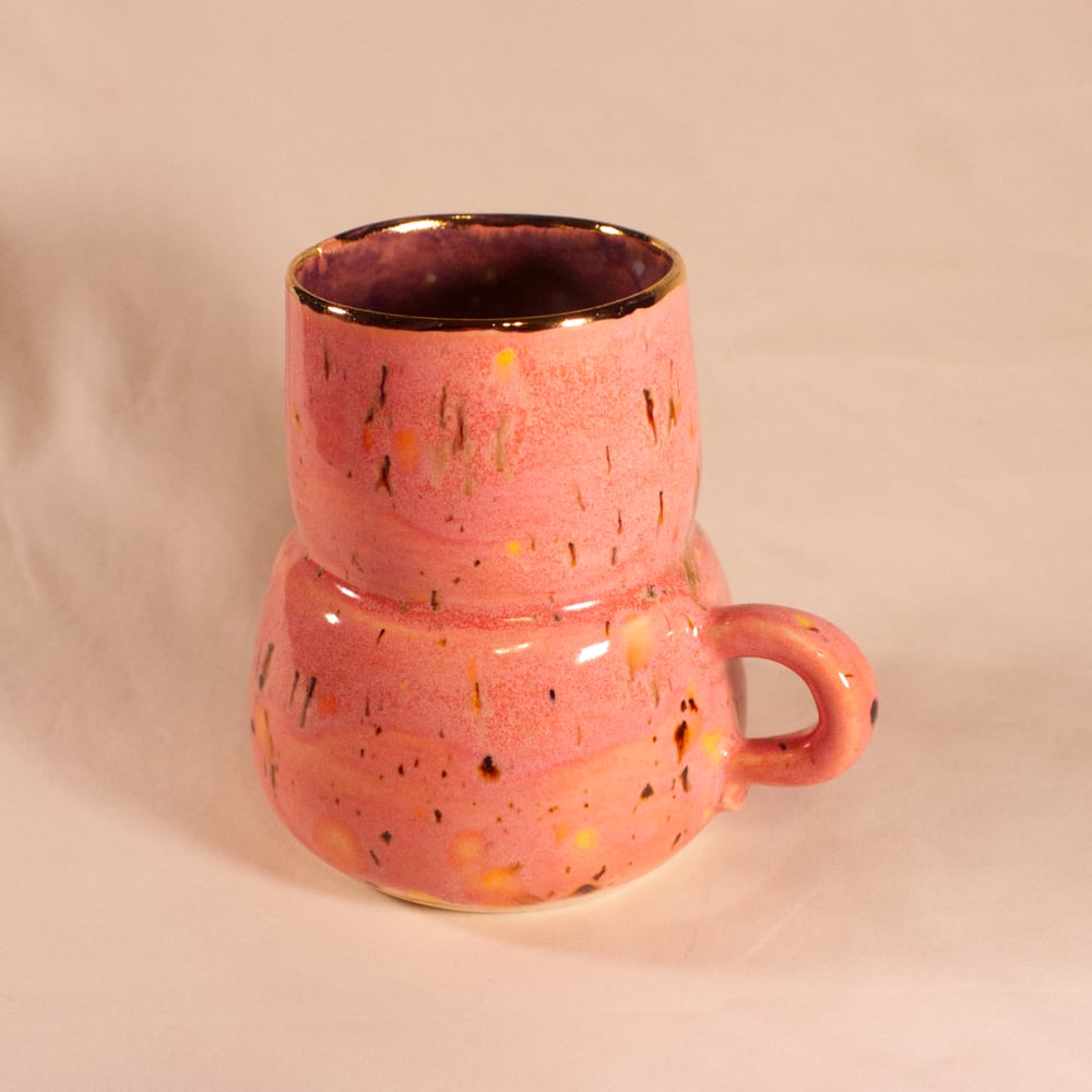 Image of Pink Gold Rimmed Beehive Mug -B GRADE