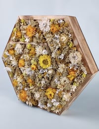 Image 3 of Interior elements: Wall panel made of flowers
