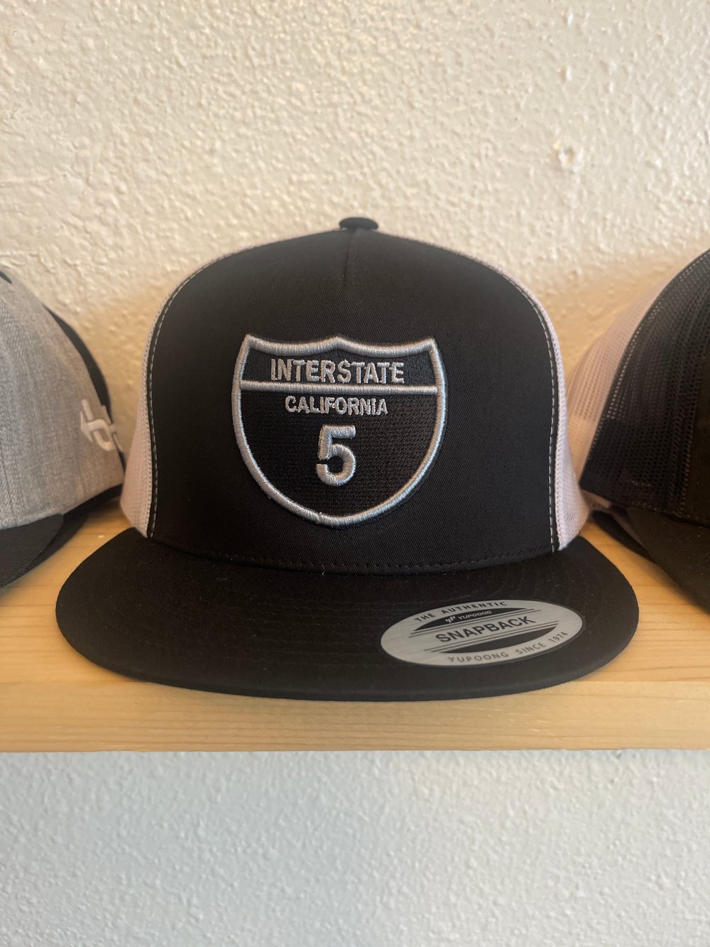 Image of 5 fwy silver & black
