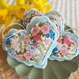 Image of Ditsy Floral Scallop Heart Decoration