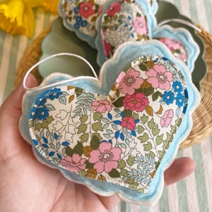 Image of Ditsy Floral Scallop Heart Decoration