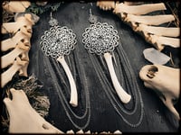 Image 1 of Shantaáni 1 - witch bone earrings