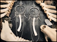 Image 1 of Shalimaár 1 - witch bone earrings