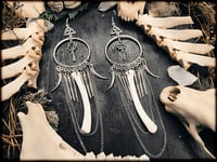 Image 5 of Shalimaár 1 - witch bone earrings