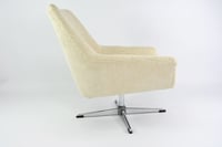 Image 2 of Fauteuil coquille pivotante velours côtelé crème