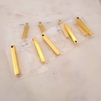 Image 1 of Pack of 10 3D Yellow Gold Vertical Bar Pendant Blanks.