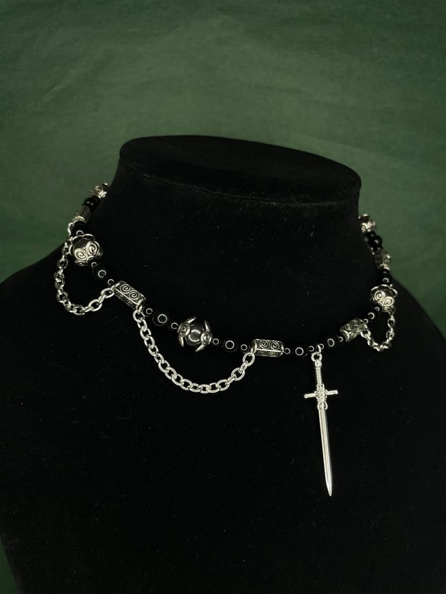 “Dark Knight” Choker 