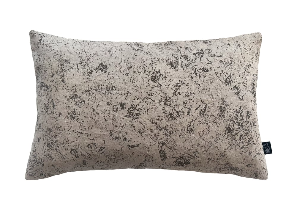 Image of Debris cushion, Natural 
