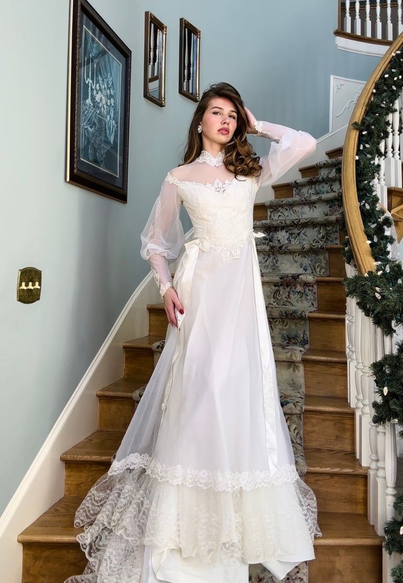 1970s Alfred Angelo Wedding Dress Estelle Amore - Main Image