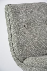 Image 4 of Fauteuil pivotant gris chiné