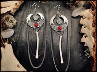 Image 5 of Shánomá - bone earrings (red)